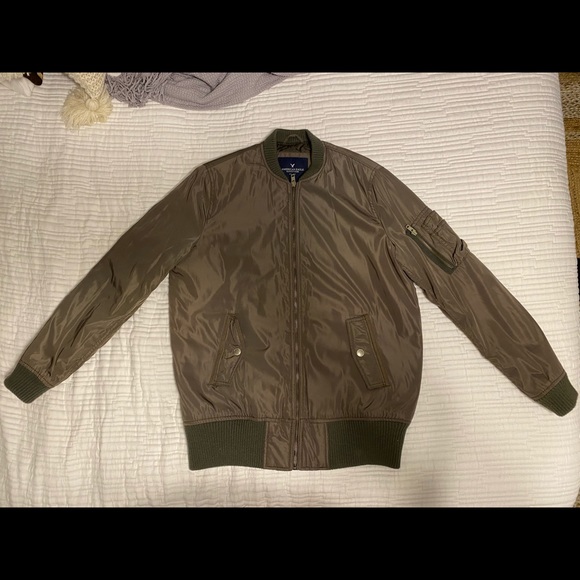 Army green bomber jacket. American Eagle size Medium. - Picture 1 of 5